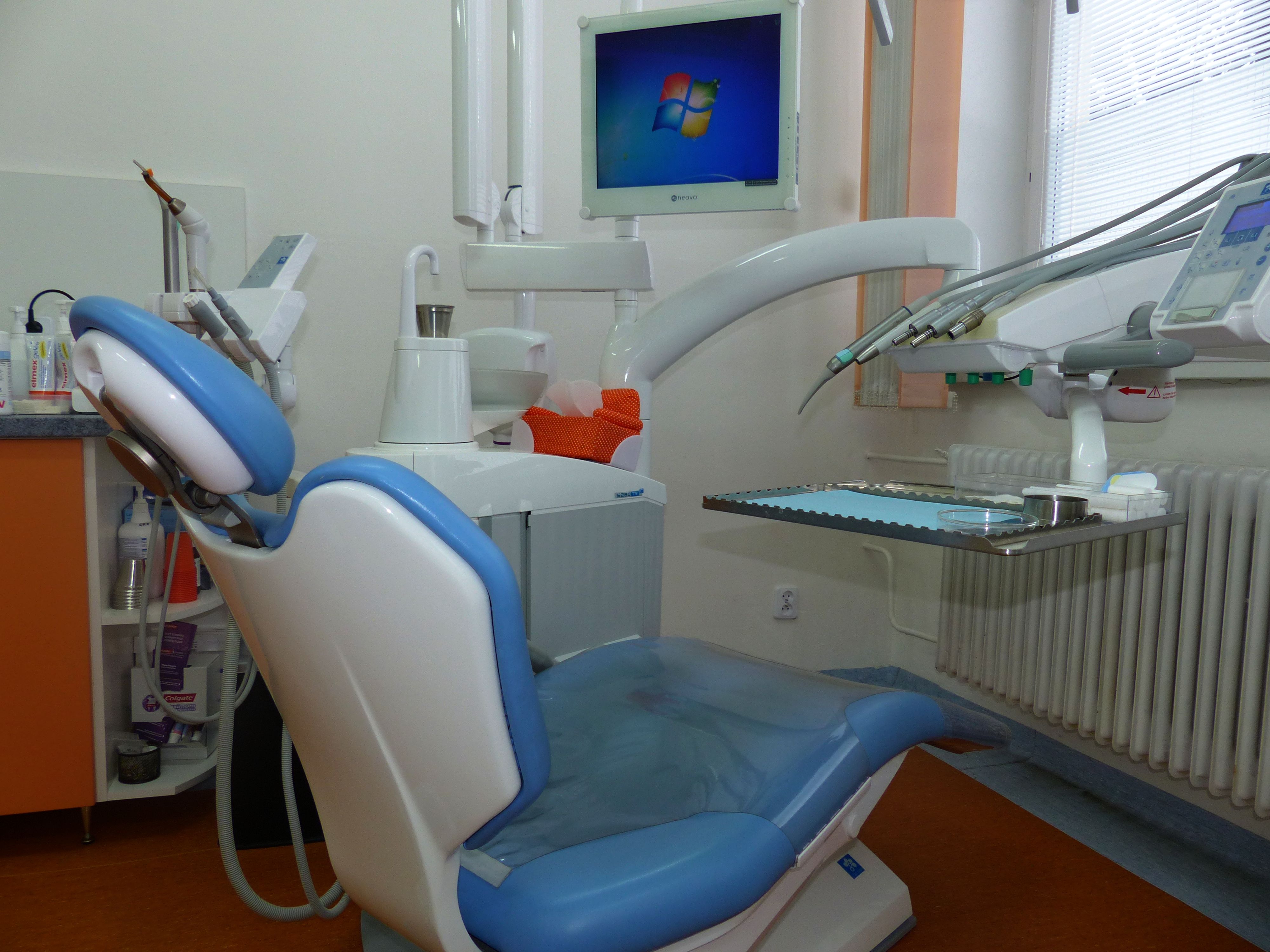 AB - DENTES, s.r.o.